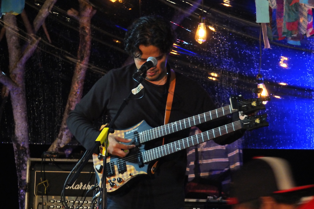 Balawan Main Malam, Ditantang Alam